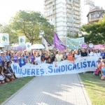 Izamiento y marcha del Día de la Mujer Trabajadora